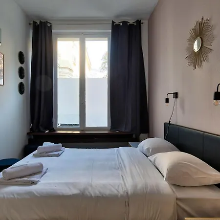 Apartment Chateaubriand - Proche Champs Elysees 6p Paris